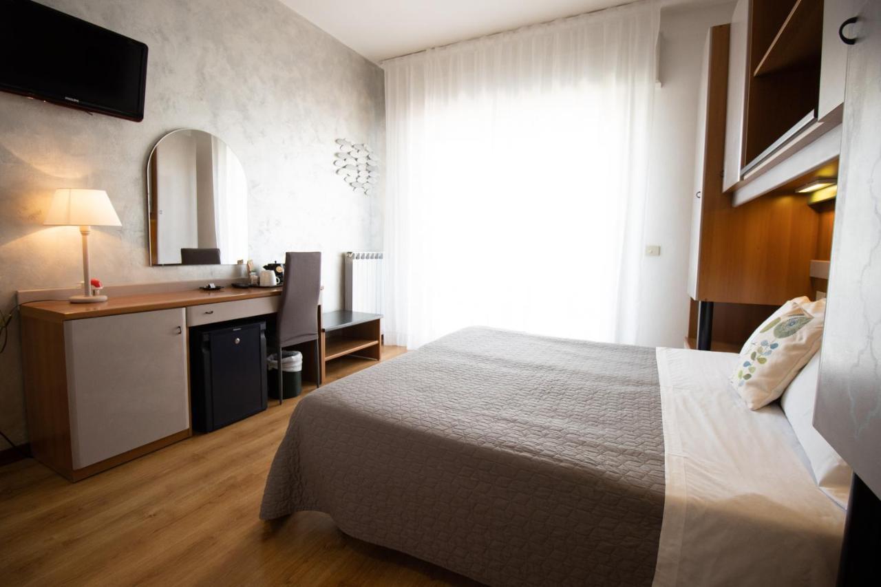 Hotel Crystal