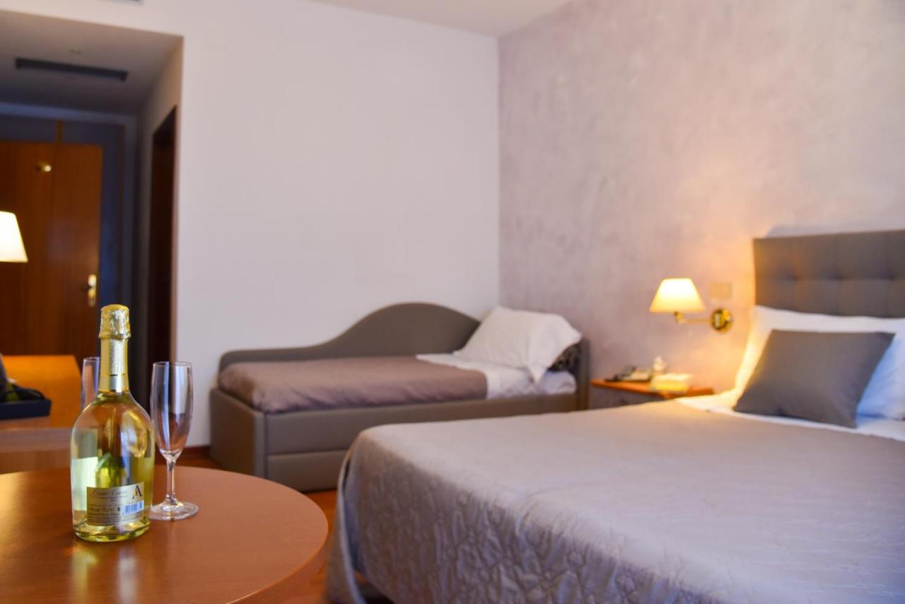 Hotel Crystal 3*