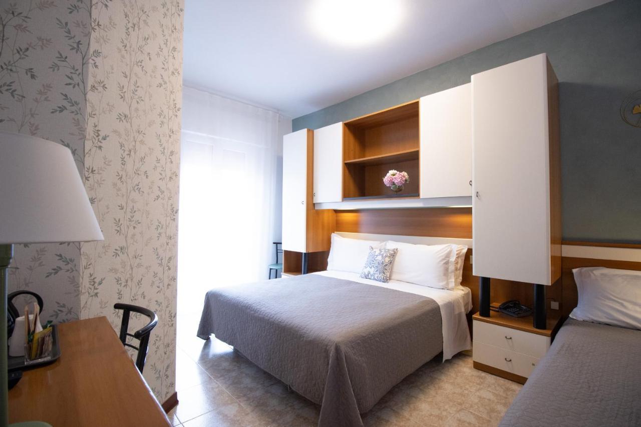 Crystal Hotel 3*