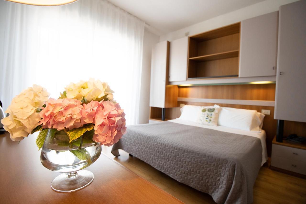 Hotel Crystal